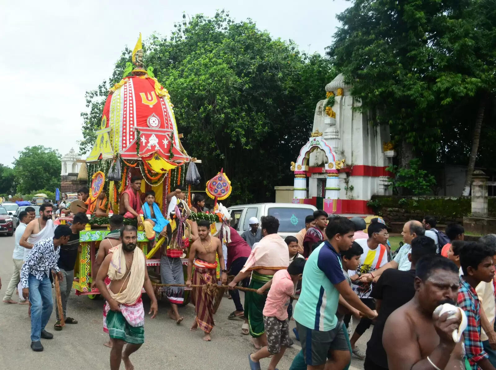 Experience the Vibrant Bahuda Yatra: Chariot Processions in Puri and Beyond