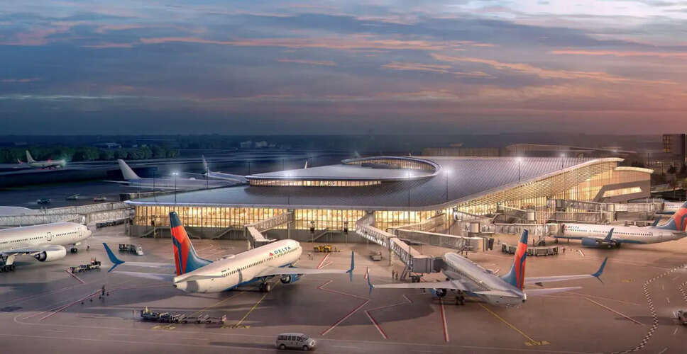 Tampa Airport Urges Travelers to Ditch Pajamas and Crocs