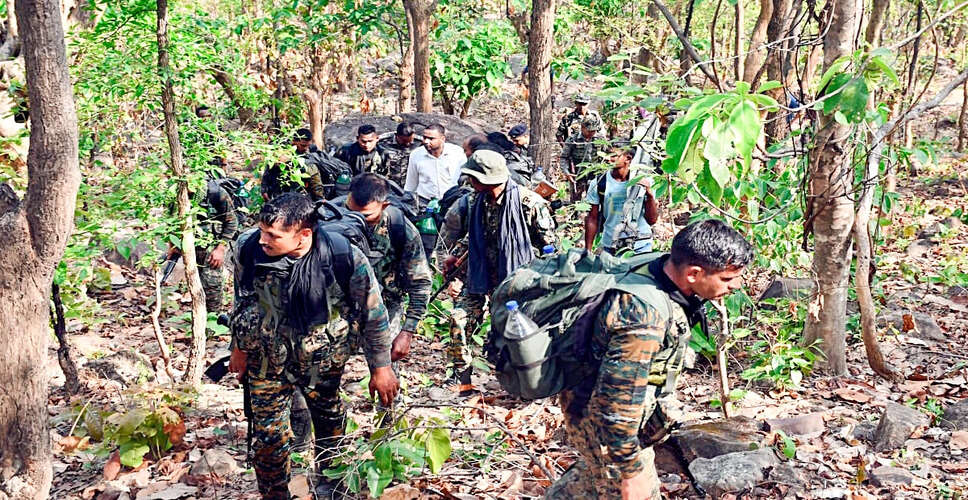 Major Success Against Naxalites in Jharkhand: Five Arrested with Weapons