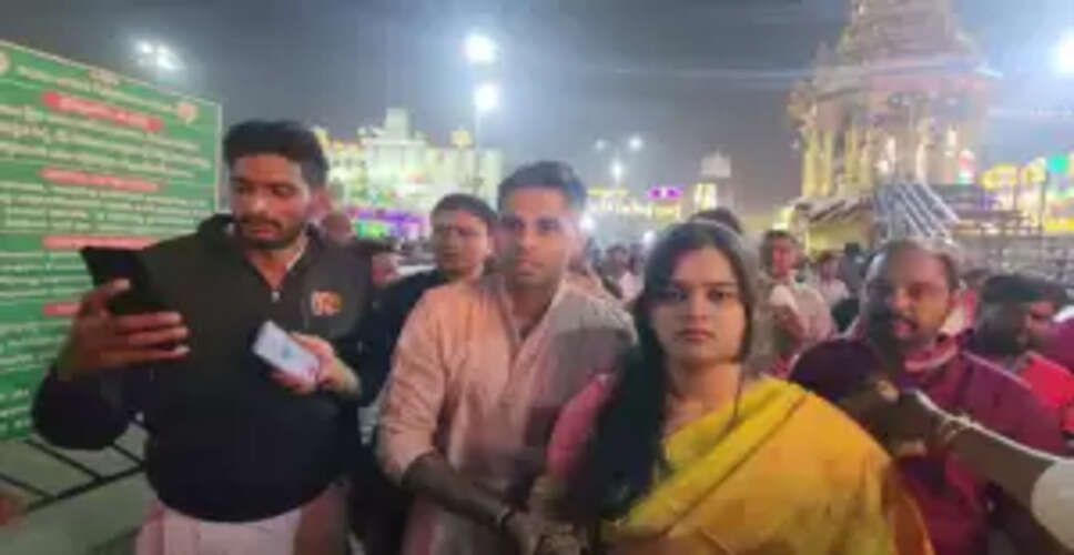 Suryakumar Yadav and Wife Visit Tirupati Temple on Vaikuntha Ekadashi