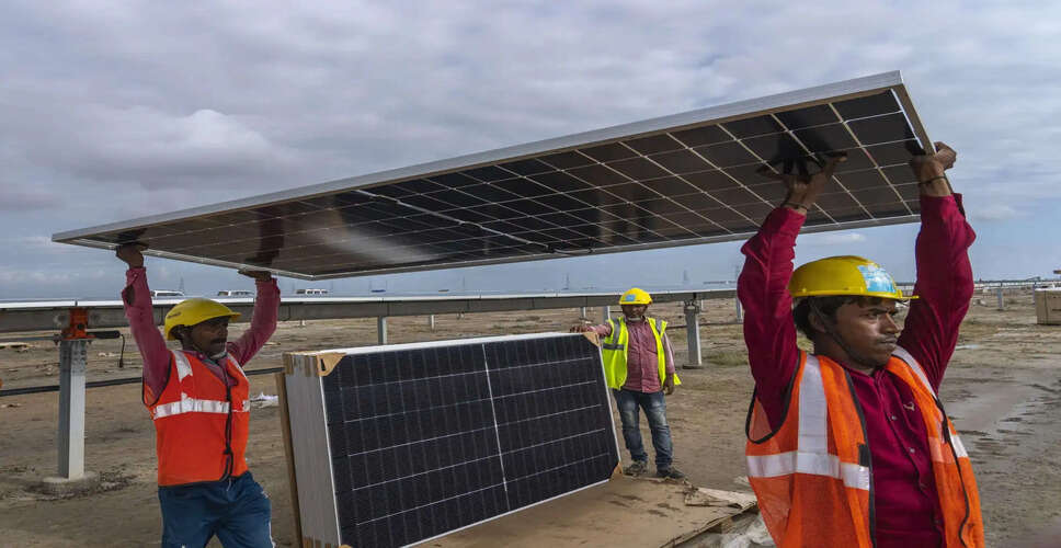 India Surpasses US in Solar Capacity Growth, Aiming for 500 GW by 2030