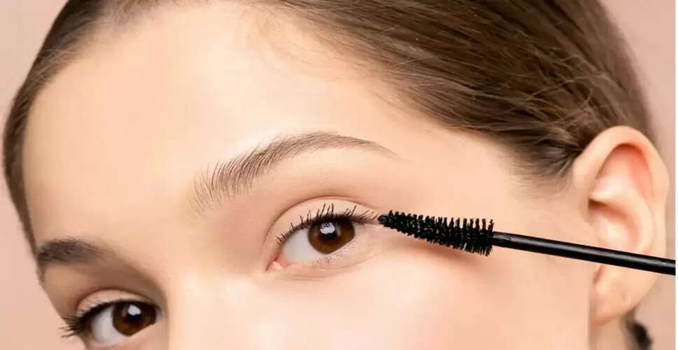 Essential Tips for Perfect Mascara Application