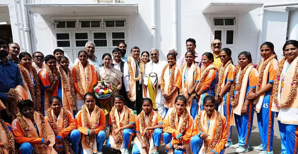 Karnataka CM Rewards Blind Women's Cricket Team for World Cup Victory