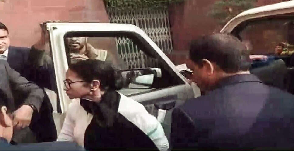 Mamata Banerjee Challenges Voter List Scrutiny in Supreme Court