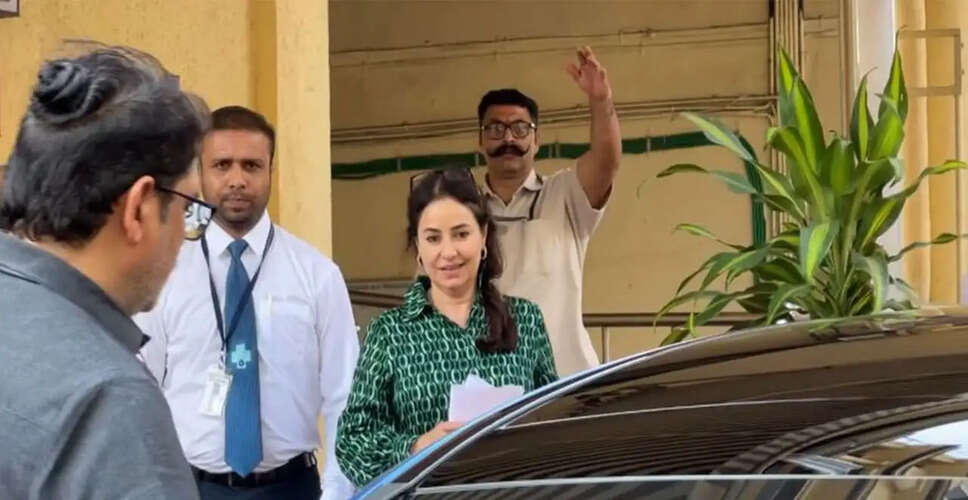 Anjali Tendulkar Visits Salim Khan at Mumbai Hospital Amid Recovery