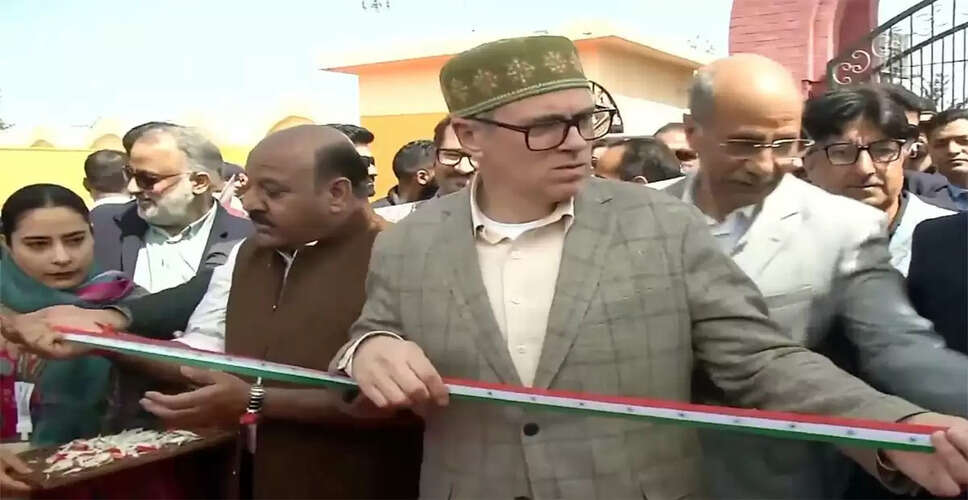 Omar Abdullah's Gesture of Respect for National Flag Inspires Unity in India