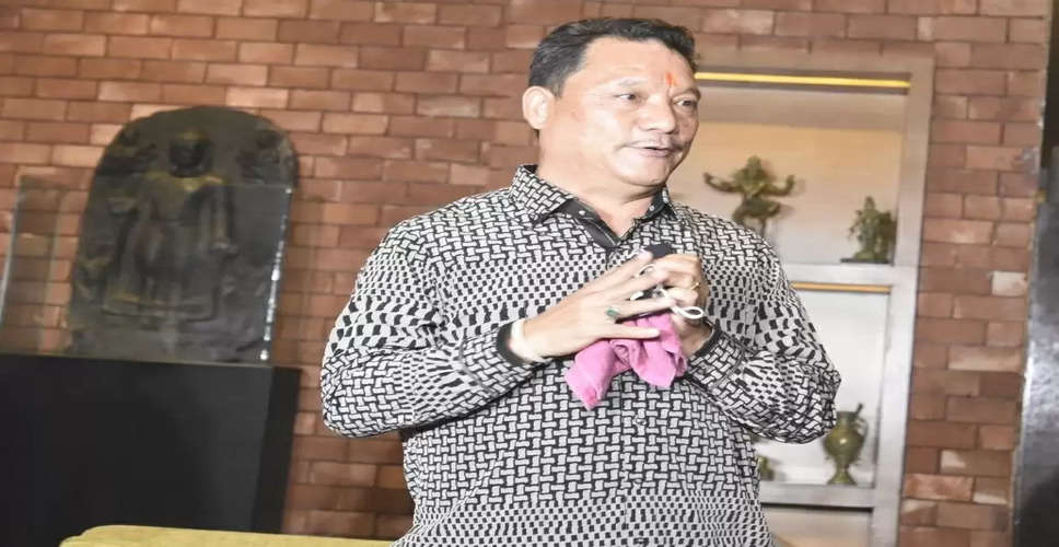 Darjeeling politics: Gurung, Tamang's comments sparks speculations of tilt towards Congress