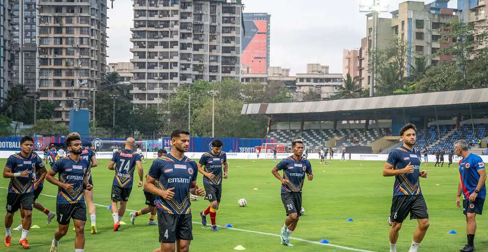 East Bengal FC Aims to Maintain Lead Against Punjab FC in ISL Clash