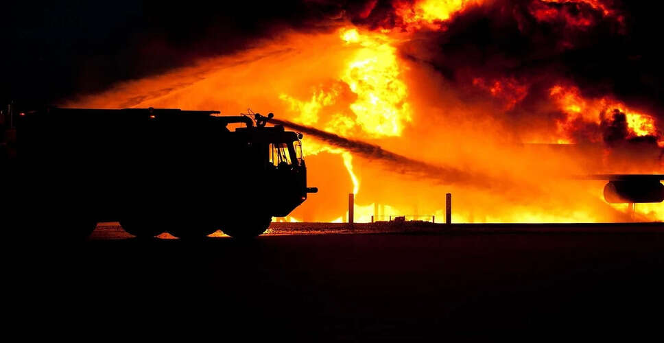 Tragic Fire in Central Delhi Claims Two Lives