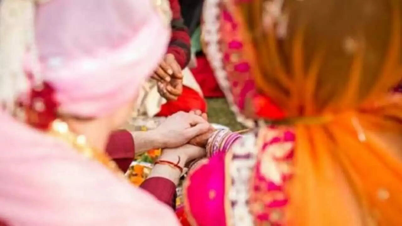 Shocking Case of Bride Sale in Varanasi: Young Woman Escapes Forced Marriage