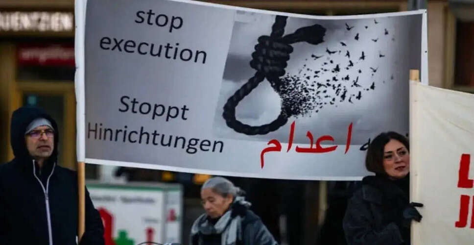 Iran Executes Two Opposition Members Amid Rising Tensions