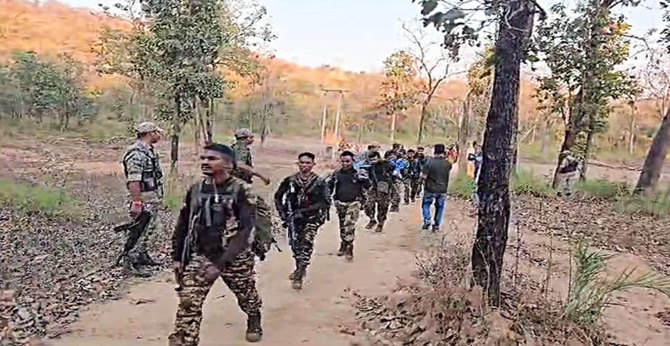Six Naxals Killed in Chhattisgarh Encounter; Two Police Personnel Sacrificed