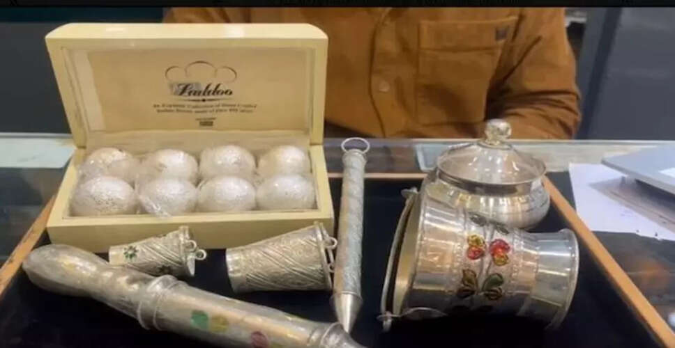 Holi Celebrations Ignite Luxury Shopping in Lucknow's Bullion Market