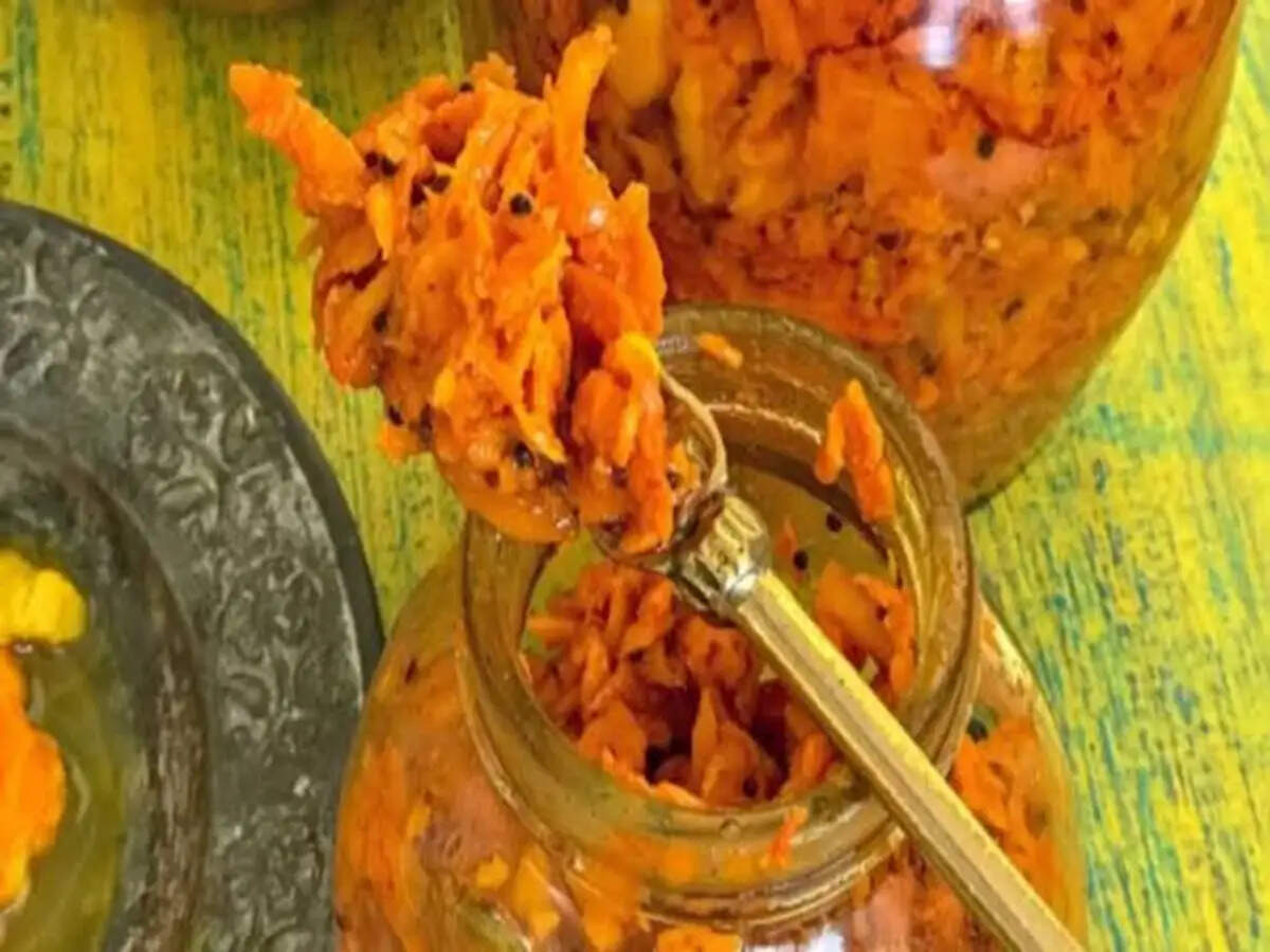 Discover the Health Benefits of Raw Turmeric Pickle This Winter