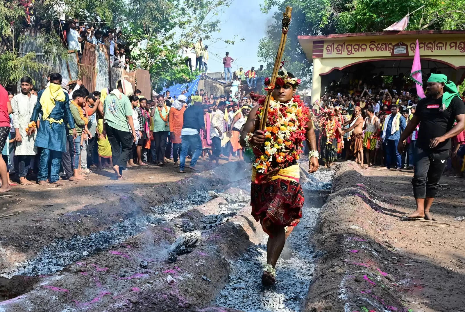 Celebrating Pana Sankranti: Hindu Sena's Vibrant Mahaveer Flag Procession