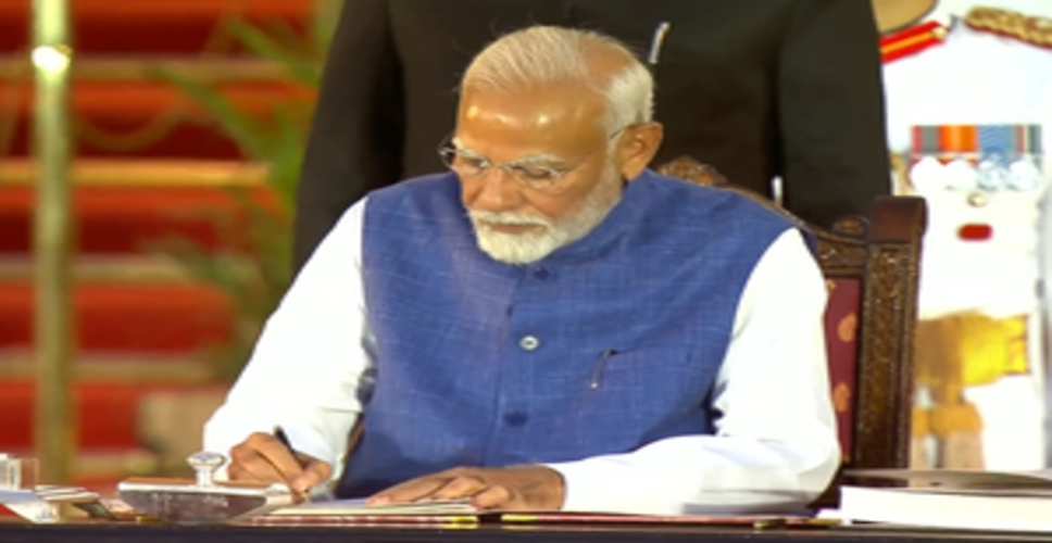 PM Modi, 71 Ministers take oath of office