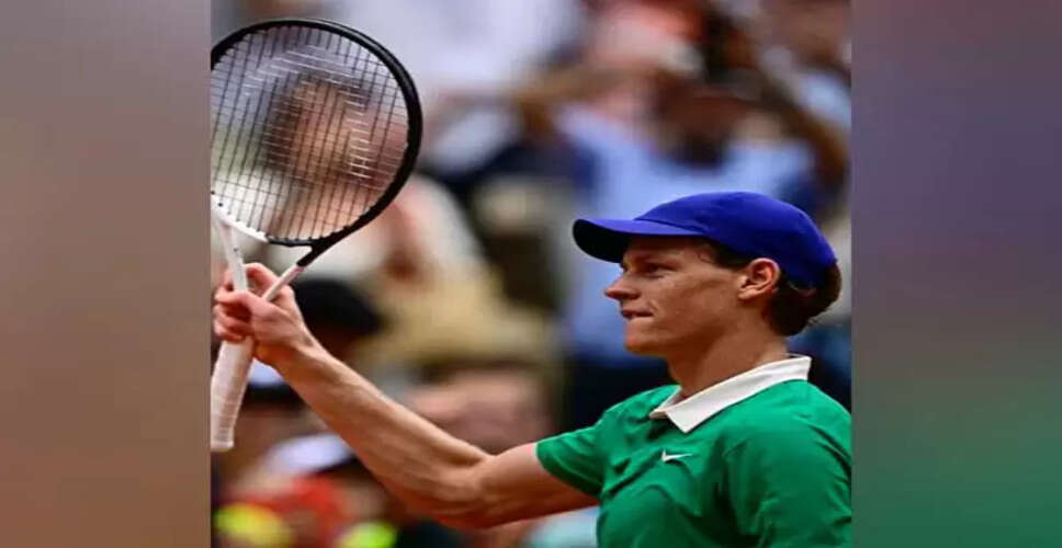 Jannik Sinner Dominates Jiri Lehecka to Advance in French Open