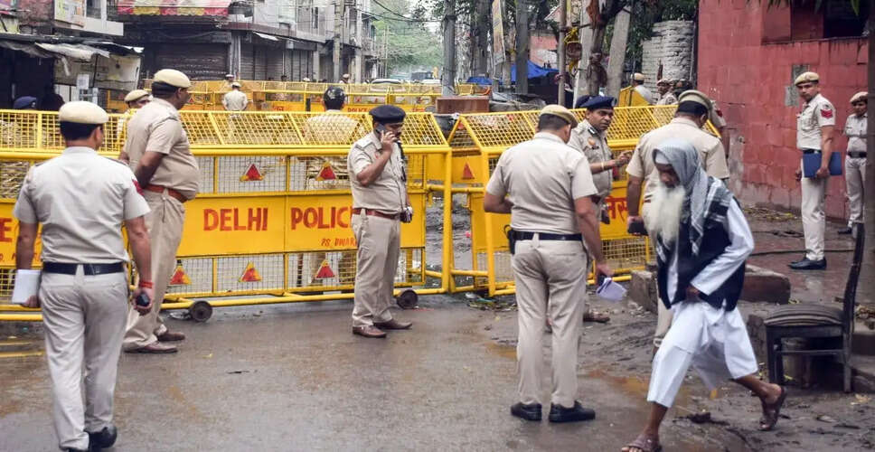 Workers Protest for Wage Increase in Greater Noida, Violence Erupts