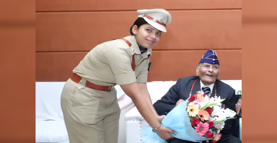 The Inspiring Legacy of H.M. Joshi: A Centenarian Who Defeated Dacoits in Chambal