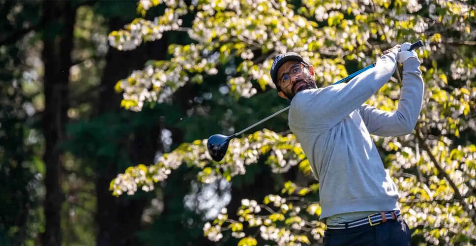 Kochhar Climbs to Tied-Second; Jeev Makes Cut at International Series Japan