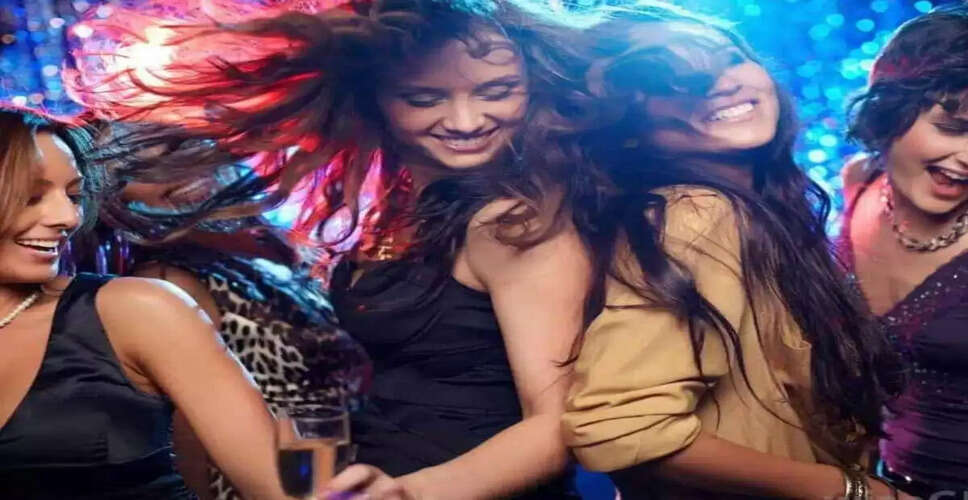 Explore Delhi's Vibrant Nightlife: Top Clubs and Cafes to Visit