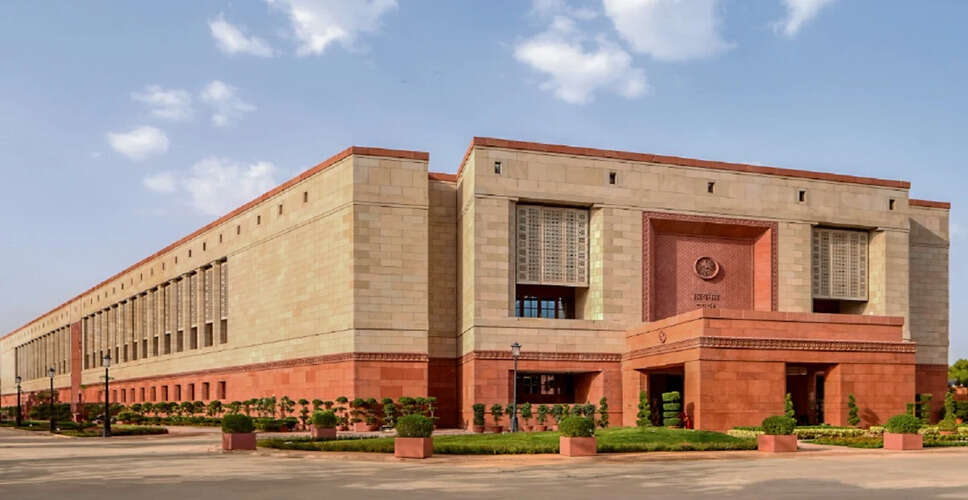 Opposition Protests in Parliament Over Air Pollution Crisis