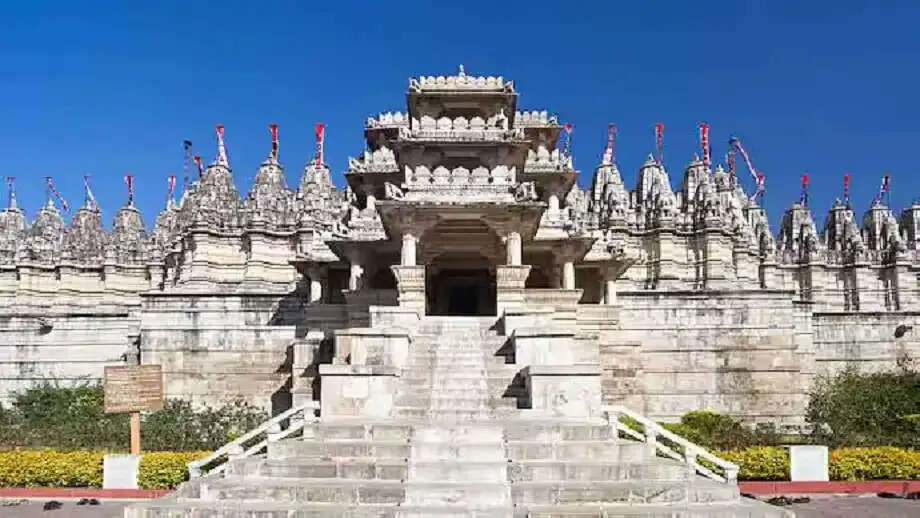 Exploring the Iconic Temples of Rajasthan: A Journey of Faith and Tourism