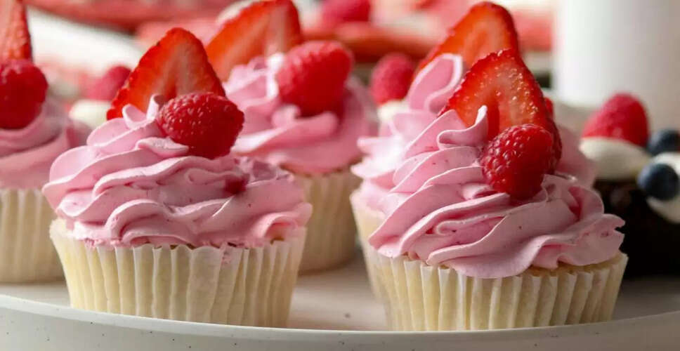 Delicious Strawberry Cupcake Recipe for Fruity Lovers