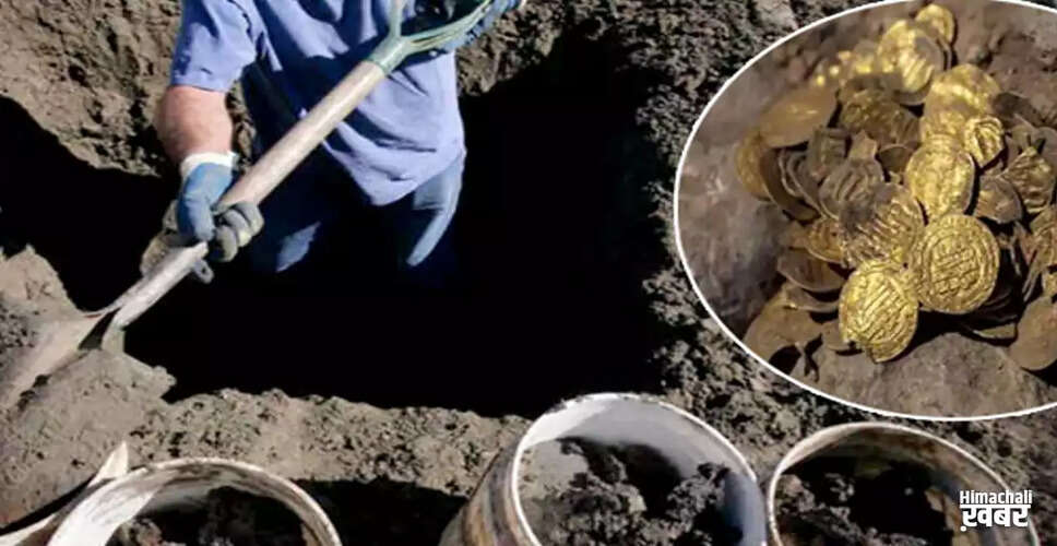 Two Arrested in Pune for Attempting to Sell Mughal Coins