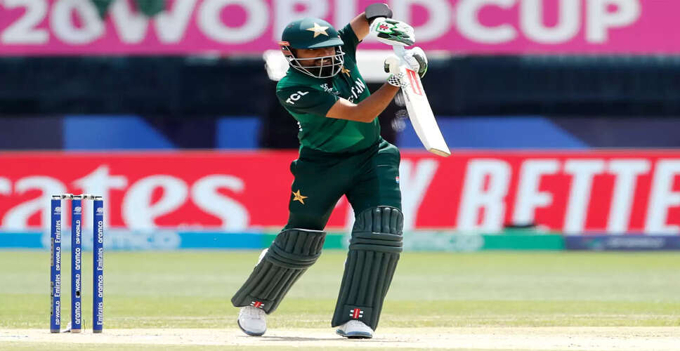 Pakistan Dominates Zimbabwe to Reach Tri-Nation Series Final