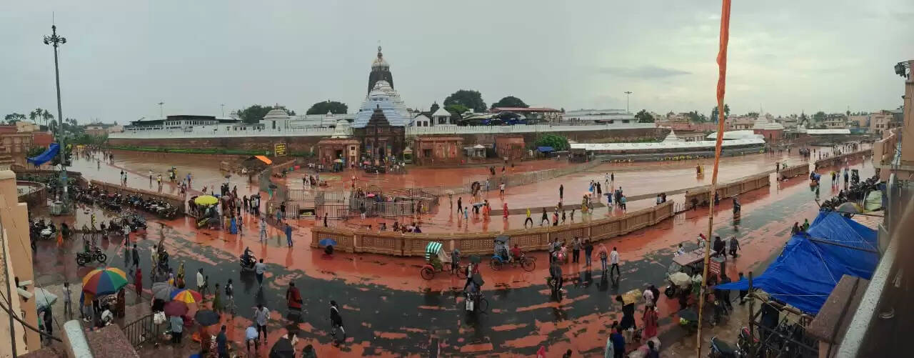 Bhubaneswar's Rainy Day: A Glimpse into the City Amidst Low Pressure