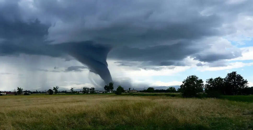 Severe Tornado Warning Issued for Central Massachusetts