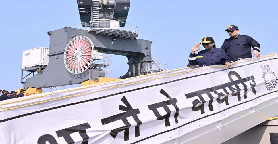 President Murmu Makes History with Submarine Voyage in Karnataka