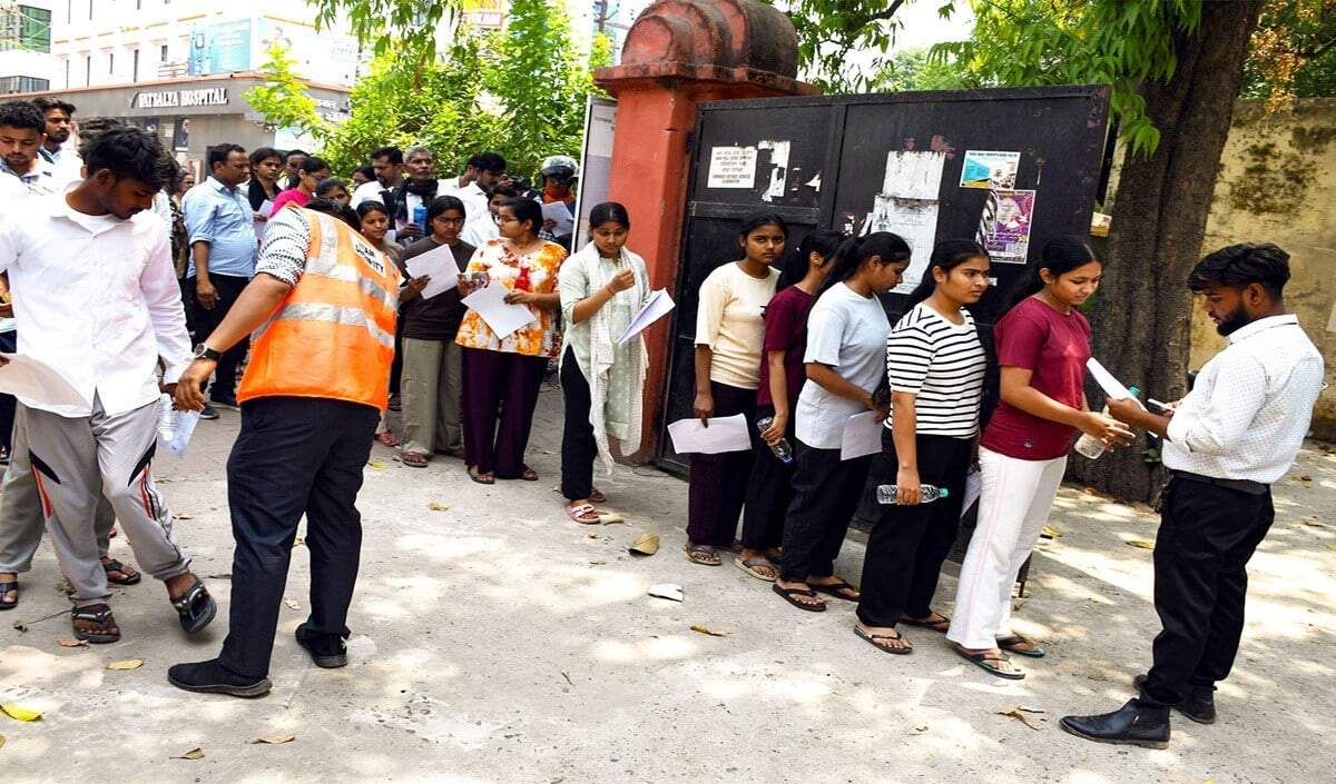 Maharashtra Police Arrest Student Over NEET Exam Paper Leak