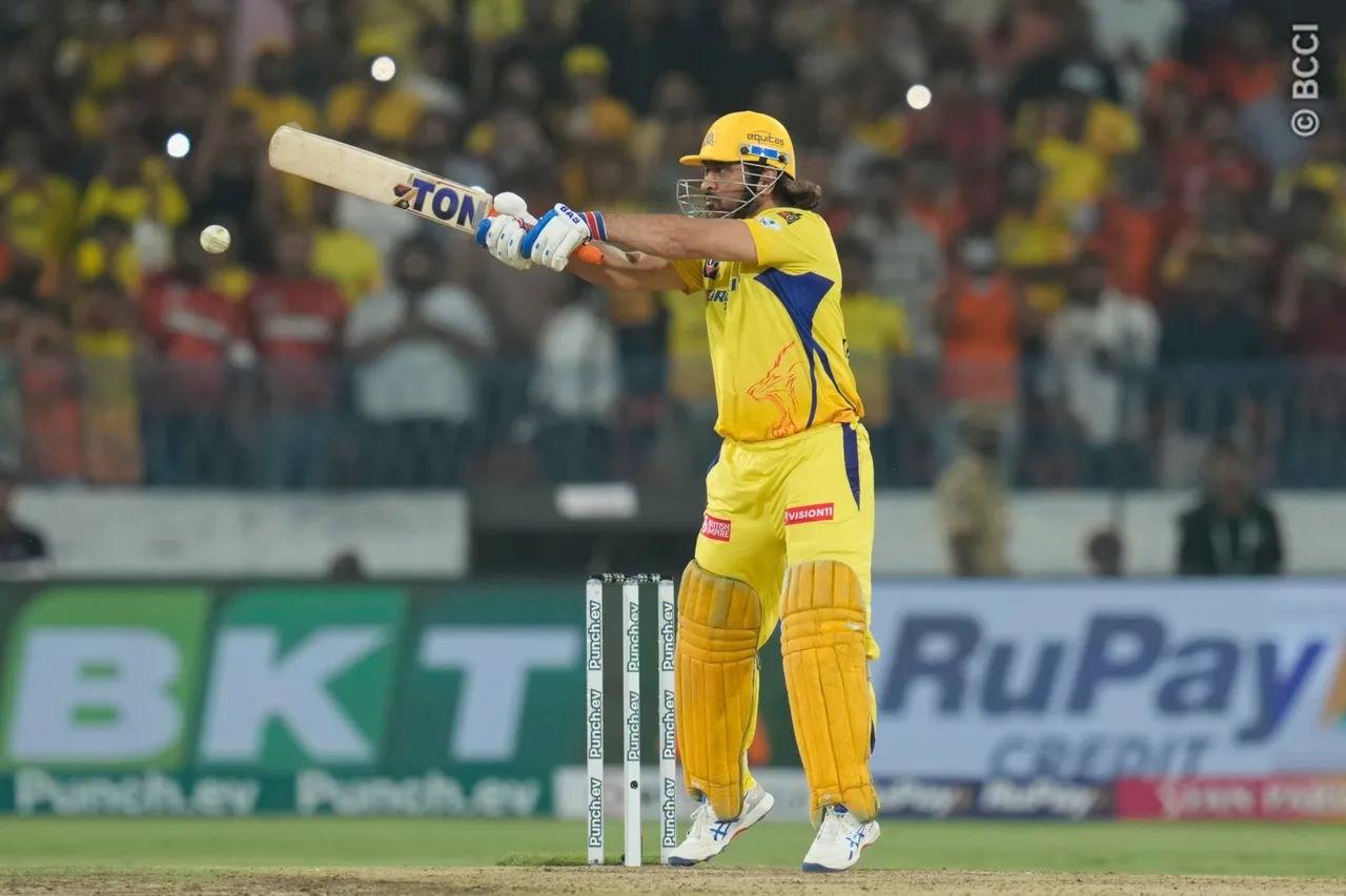 IPL 2024: Pat Cummins Marvels at MS Dhoni's Presence, CSK Legend Leaves Opponents in Awe