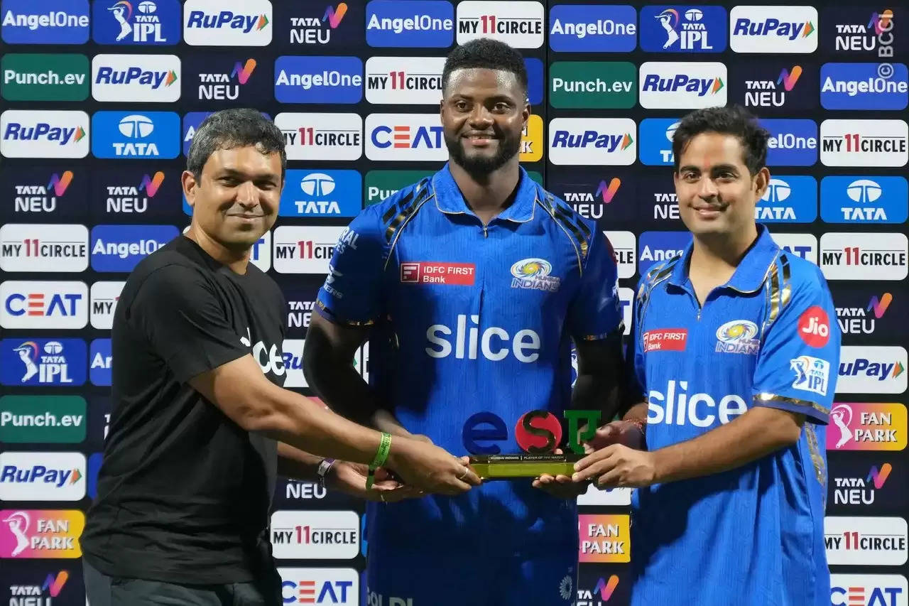 IPL 2024: MI Skipper Hardik Pandya Attributes Victory Against DC to Romario Shepherd's Impact 