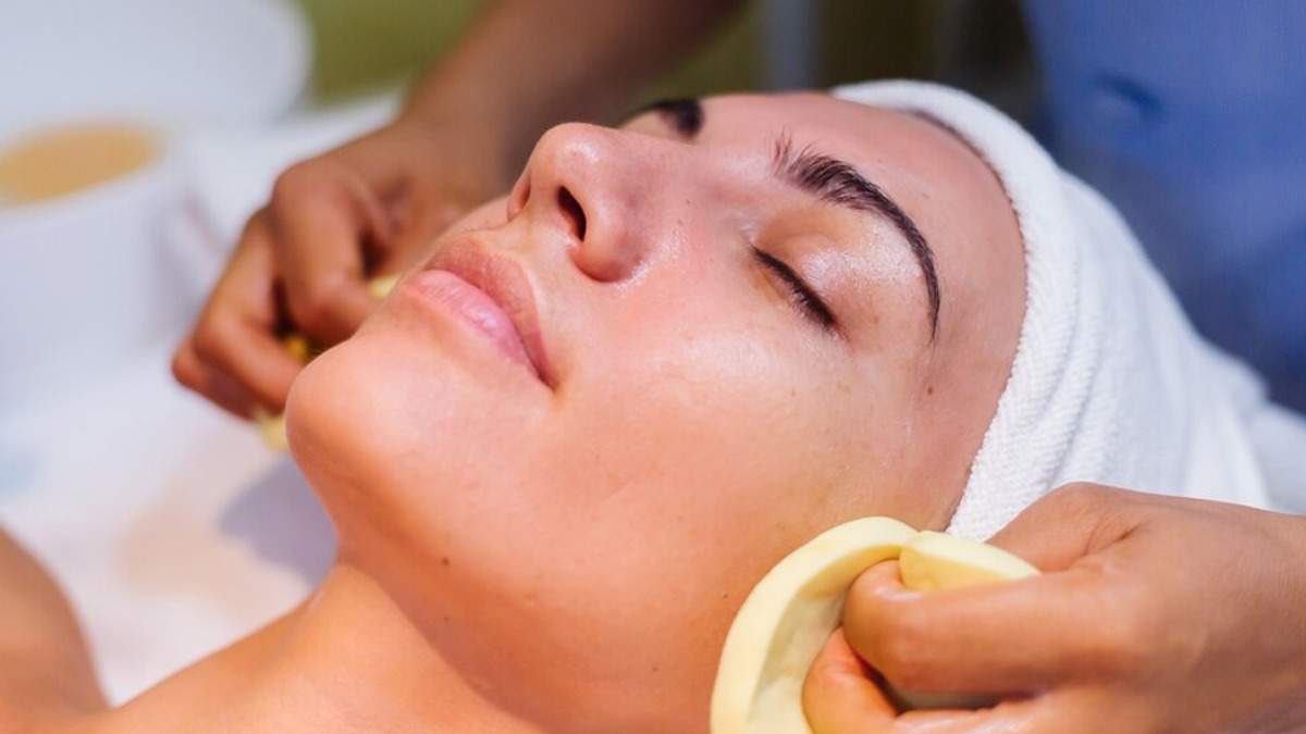 Face Waxing and Skin Tightness: Debunking Myths with Dermatologist Insights