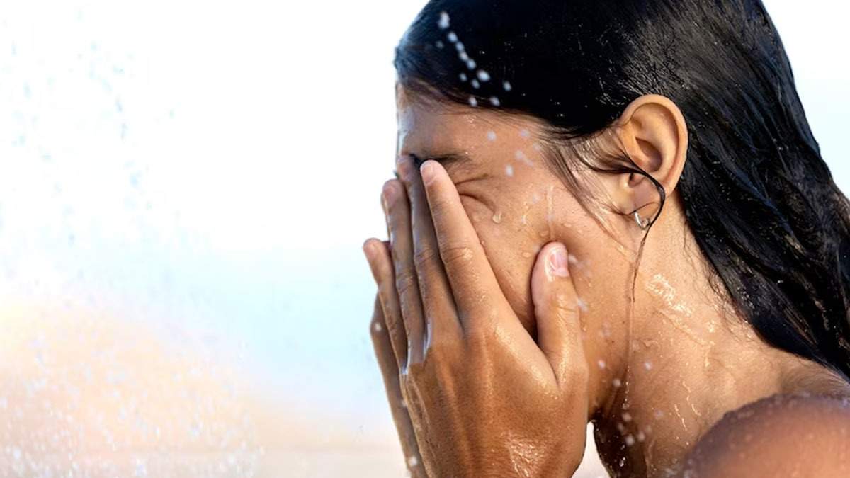 Should You Rinse Your Eyes with Tap Water Each Morning? Expert Opinion Revealed
