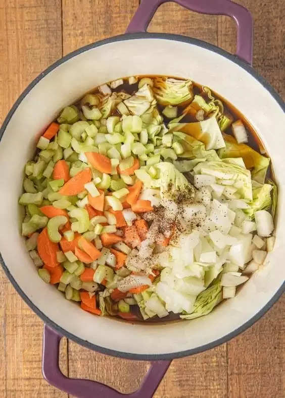 "The Cabbage Soup Diet: Can a Bowl of Soup a Day Really Help You Lose Weight?"