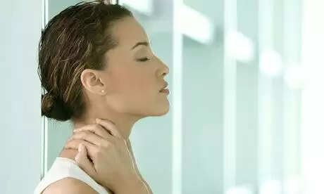 "Revitalize Your Locks: Discover the Top 9 Acupressure Points for Promoting Hair Growth"
