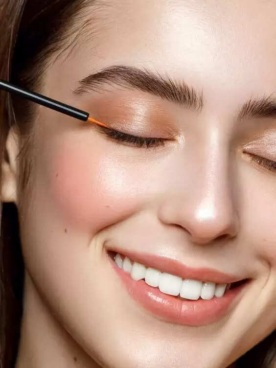 Awaken to Gorgeous Lashes: Overnight Growth Remedies to Try