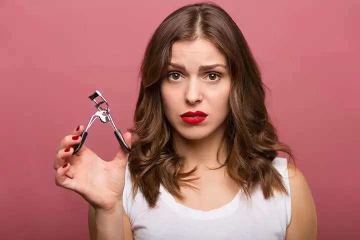 "The Perfect Curl: 10 Common Mistakes to Steer Clear of with Your Eyelash Curler"