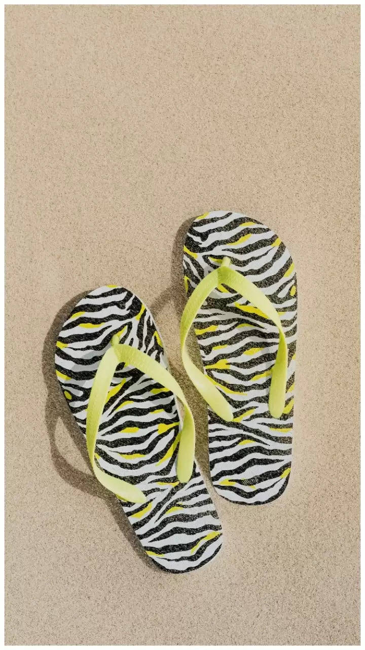 Monsoon flip online flops