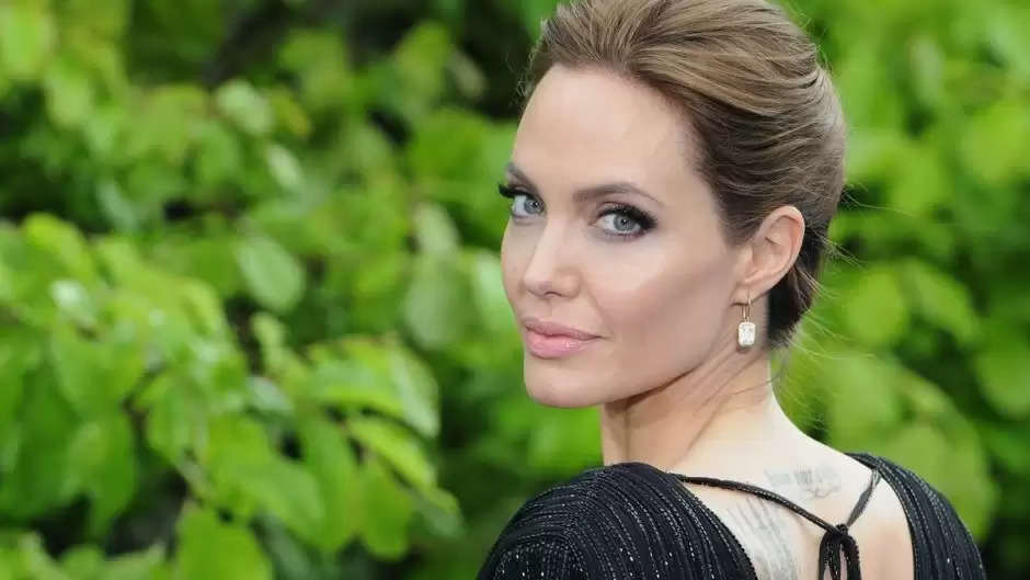 Unveiling the Truth Did Angelina Jolie Lose a Leg? The Shocking