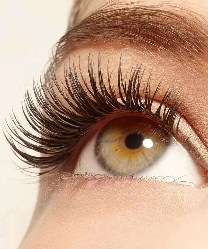 Awaken to Gorgeous Lashes: Overnight Growth Remedies to Try
