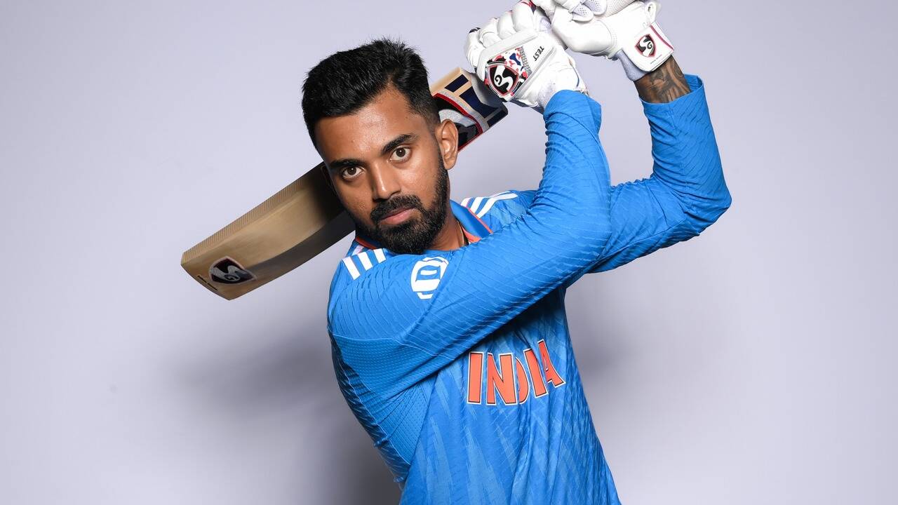 Rohit Sharma Puzzled by KL Rahul's Extended Wicketkeeping Decision