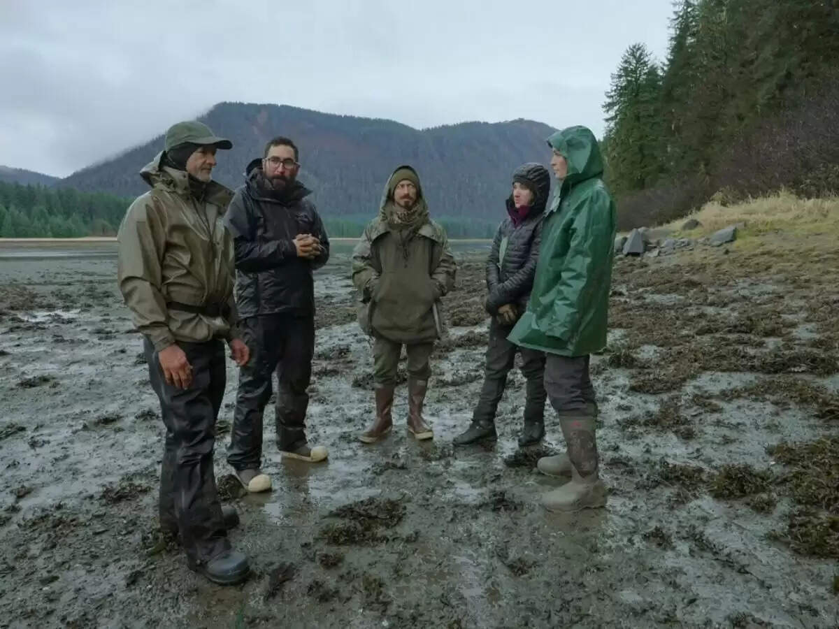 On Friday, all 8 episodes of Outlast were released on Netflix on March 10th at 03:01 ET. In the show, sixteen contestants were required to live in the cold and harsh conditions of the Alaskan wilderness. The team that won the show received a grand prize of $1 million. By the end of Outlast Season 1, only two teams remained: Team Charlie consisting of Paul Preece, Seth Luker, and Nick Radner, and Team Alpha consisting of Jill Ashok and Amber Esse. Continue reading for more details. Outlast Season 1 Winners List The team consisting of Nick Radner, Seth Luker and Paul Preece was the winner of Charlie Outlast Season 1. The team successfully crossed numerous rivers with difficulties to win the competition. The men were certainly overjoyed after winning the competition with Paul and said that he prayed to God to keep him on the right path. Nick thanked his sister and the show makers while Seth said that he could pay off his debt and start a family with the prize money. A team consisting of Amber and Jill followed the Alpha jungle track and were also able to spot the package as they were close to the beach. However they failed to get this package in time and thus lost to Team Charlie. Will there be a second season of Outlast? Netflix has not yet confirmed the cancellation or renewal of the Outlast series. There are many factors that can affect the status of the series, including the cancellation rate, its long duration of filming in the Alaskan wilderness, and the significant prize money compared to other reality shows. It also depends on how the audience likes Season 1 of Outlast.