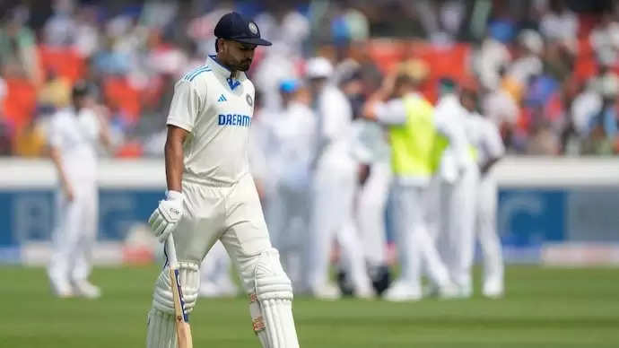 Sanjay Manjrekar Reveals the Reason for Shreyas Iyer's Test Team Axing