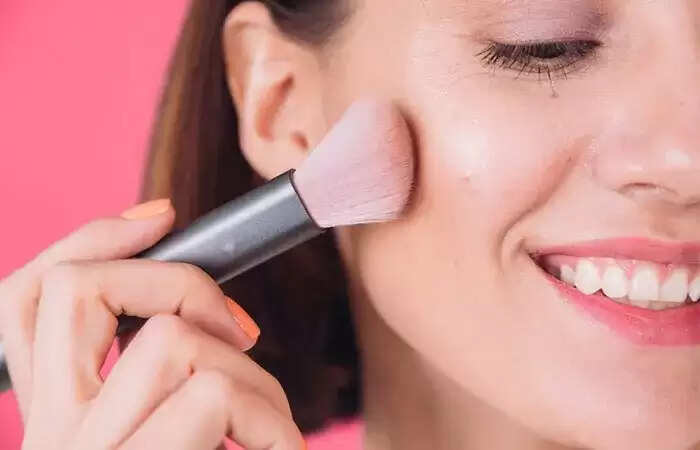 How to Match Your Makeup with a Yellow Dress: 4 Amazing Tips for a Stunning Look